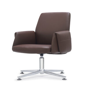 كرسي جلد بني